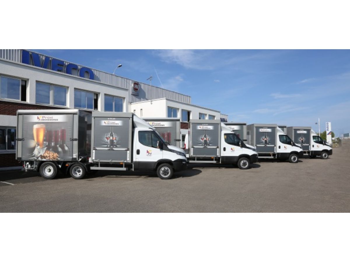 Maxibrasseur devant concession MARTENAT