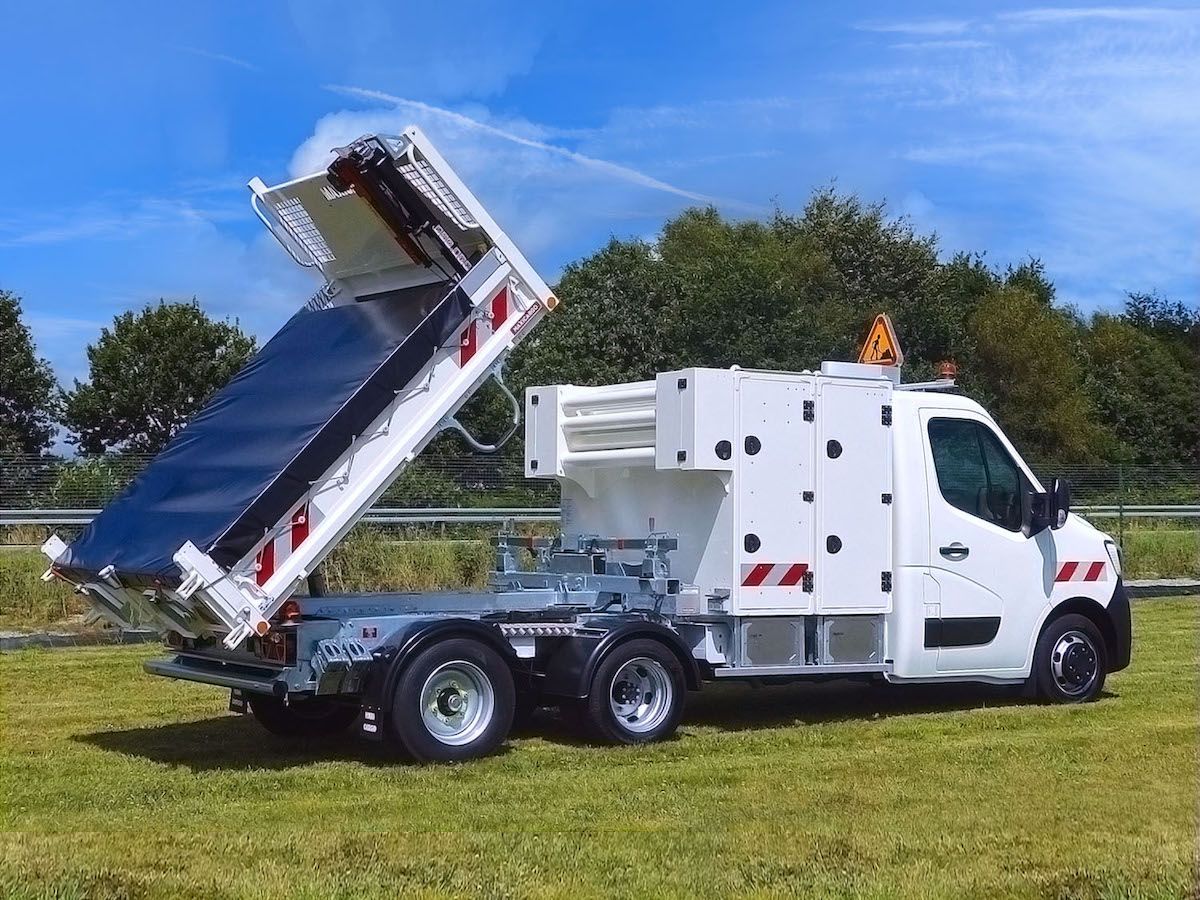 Maxibenne avec trappe et bâche enrobés