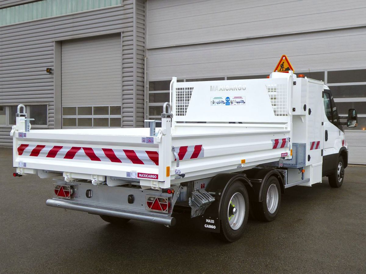 Maxibenne porte-engin