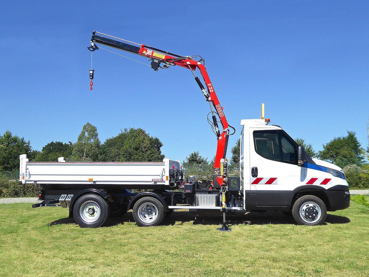 Maxibenne grue avec treuil