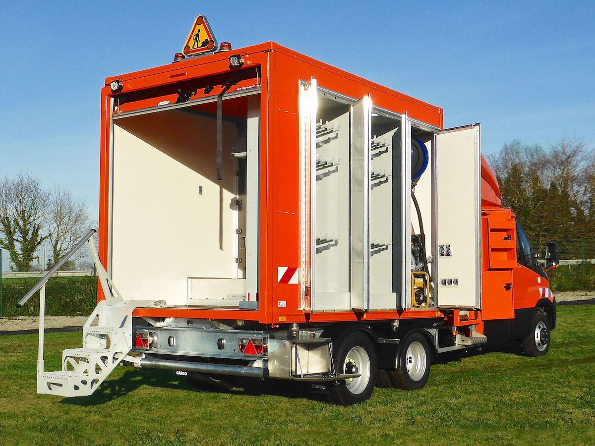 Maxifourgon enrobés avec accès facile à l'outillage