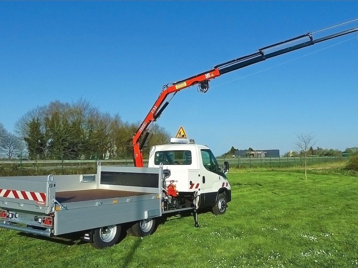 Maxiplateau grue déployée