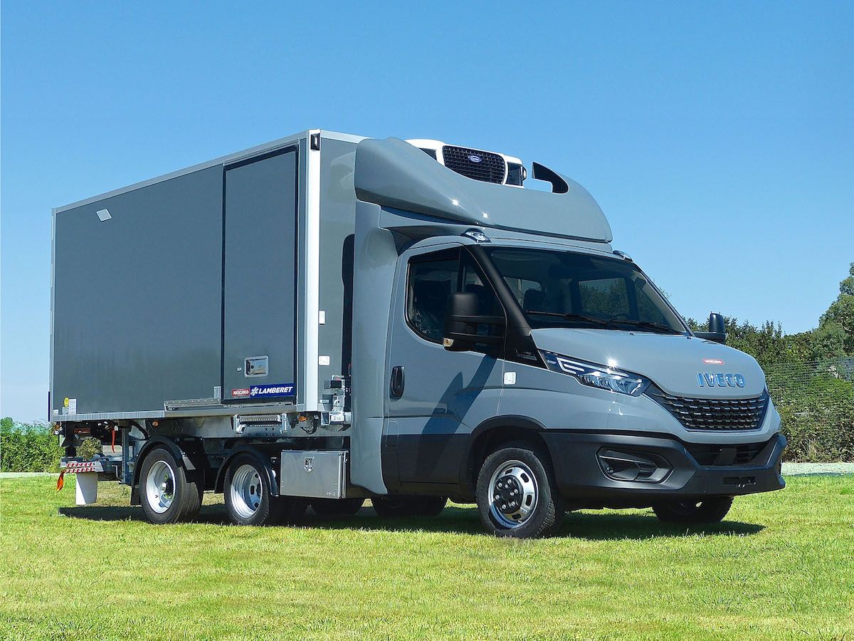 Maxifrigo avec hayon rabattable