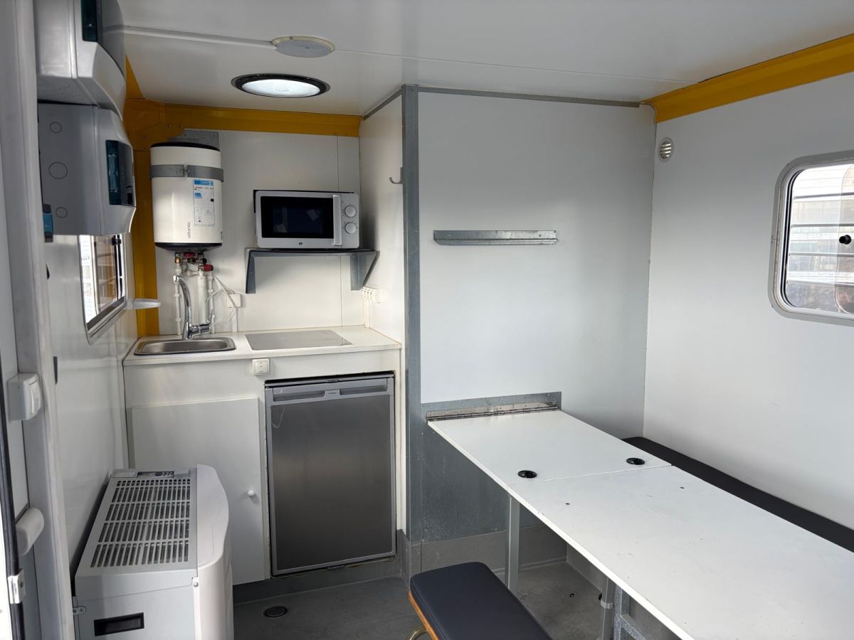 Intérieur Base vie 6 personnes